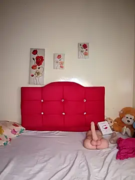 Erica  brooks online show from 29, 3, 2026