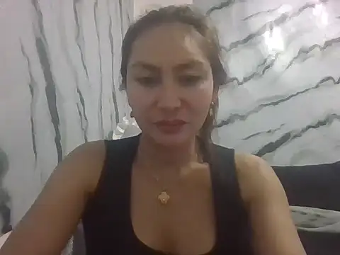 Snapshot of Rhieanne chatting on 2, 6, 2026 Rhieanne online show from 2, 6, 2026