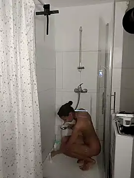 YaraEstelle online show from 31, 3, 2026