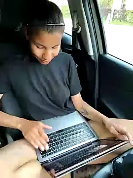 Snapshot of YaraEstelle chatting on 28, 4, 2026 YaraEstelle online show from 28, 4, 2026