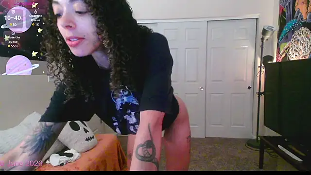 Snapshot of gunzinrose chatting on 6, 6, 2026 gunzinrose online show from 6, 6, 2026