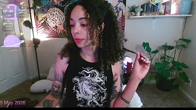 Snapshot of gunzinrose chatting on 6, 5, 2026 gunzinrose online show from 6, 5, 2026