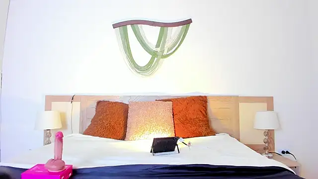 LiaJohnnson  online show from 15, 4, 2026