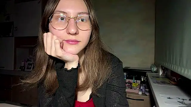Miaaa Moon online show from 19, 4, 2026