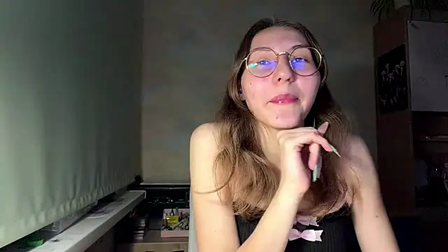 Miaaa Moon online show from 8, 6, 2026