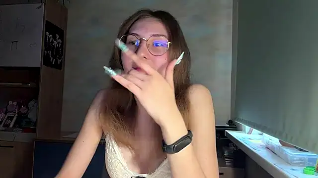 Miaaa Moon online show from 9, 6, 2026