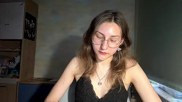 Miaaa Moon online show from 15, 6, 2026