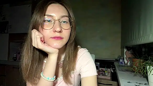 Miaaa Moon online show from 23, 4, 2026