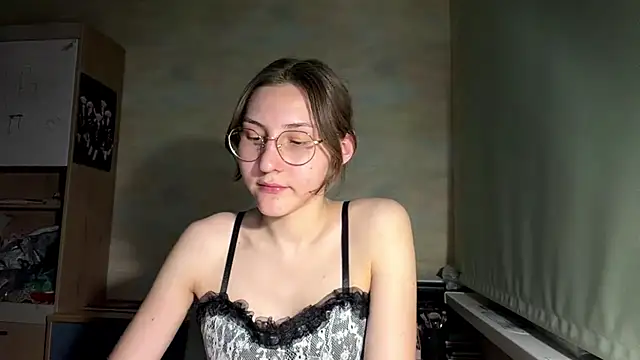 Miaaa Moon online show from 16, 6, 2026