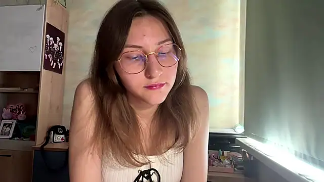 Miaaa Moon online show from 18, 5, 2026