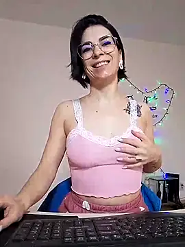 Snapshot of emacandy chatting on 1, 4, 2026 emacandy online show from 1, 4, 2026