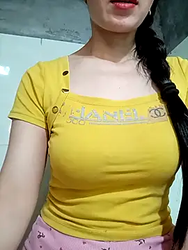 Snapshot of Vyvvyy69 chatting on 8, 7, 2026 Vyvvyy69 online show from 8, 7, 2026