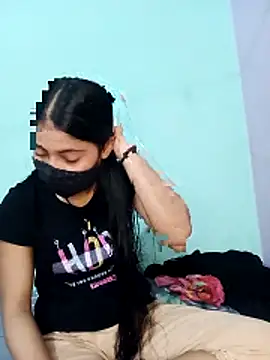 Snapshot of 18_year_old_girl chatting on 24, 4, 2026 18 year old girl online show from 24, 4, 2026