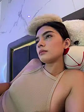 Doll Alaia  online show from 12, 2, 2026