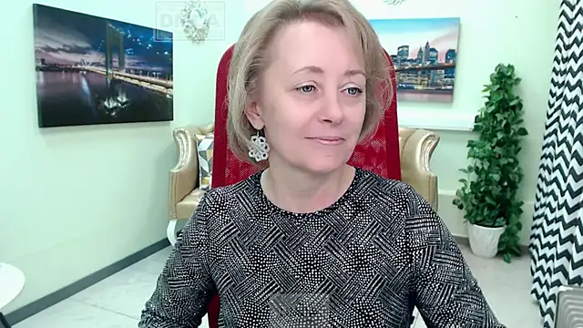 Snapshot of MONA_W chatting on 25, 4, 2026 MONA W online show from 25, 4, 2026