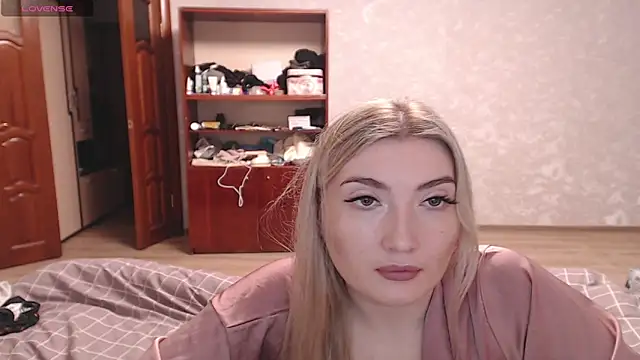 MiraRoy online show from 5, 2, 2026