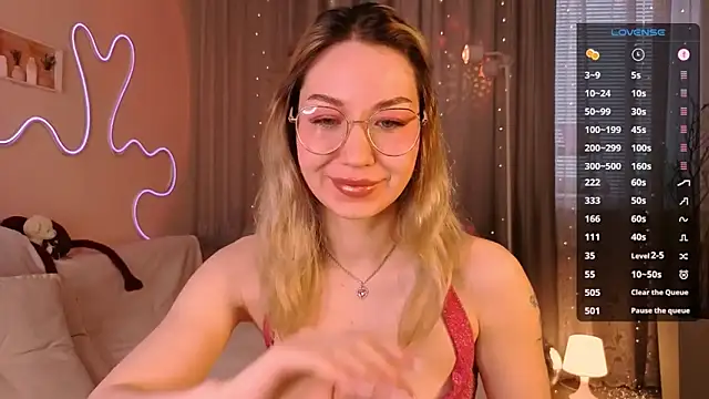 lusciousslily online show from 18, 3, 2026