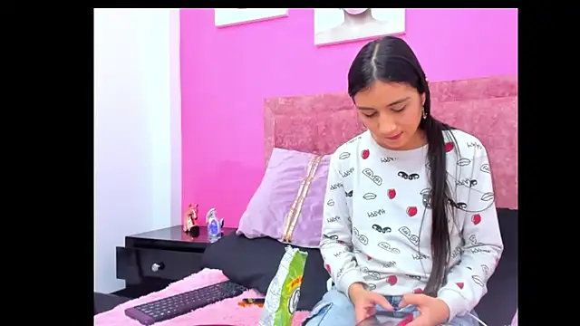 Vaiolletcooper online show from 13, 3, 2026