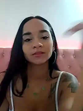 Maria x Alejandra online show from 8, 4, 2026