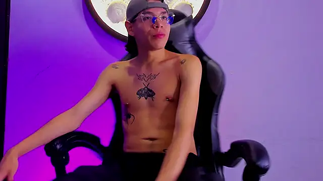 Bennet-Gray online show from 5, 3, 2026