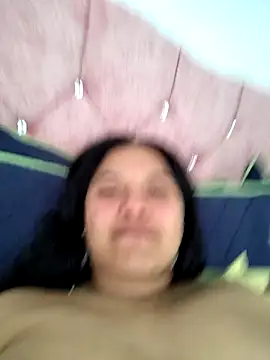Snapshot of emily-rousee- chatting on 23, 4, 2026 emily-rousee- online show from 23, 4, 2026