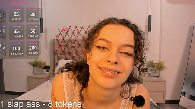 Luna Starlight online show from 6, 3, 2026