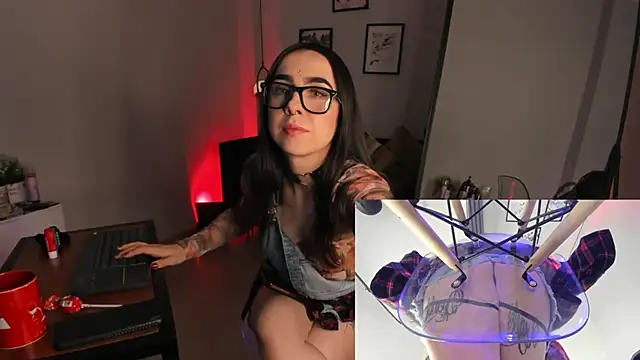 Luna tagliaferri online show from 14, 4, 2026