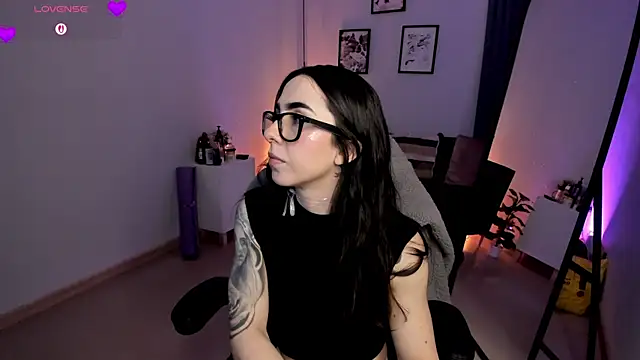 Luna tagliaferri online show from 28, 3, 2026