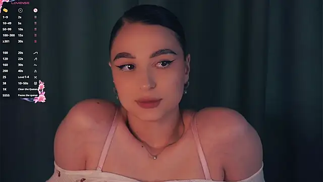 ZofiaSoshnik online show from 4, 4, 2026