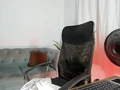 Snapshot of camila_wood chatting on 15, 5, 2026 camila wood online show from 15, 5, 2026