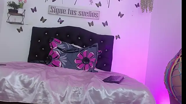 Coral Villalobos online show from 21, 2, 2026