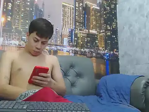 santiago xxxcol online show from 22, 4, 2026