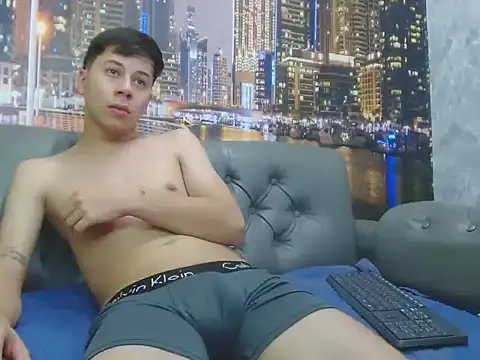 santiago xxxcol online show from 28, 2, 2026