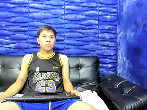 santiago xxxcol online show from 1, 2, 2026