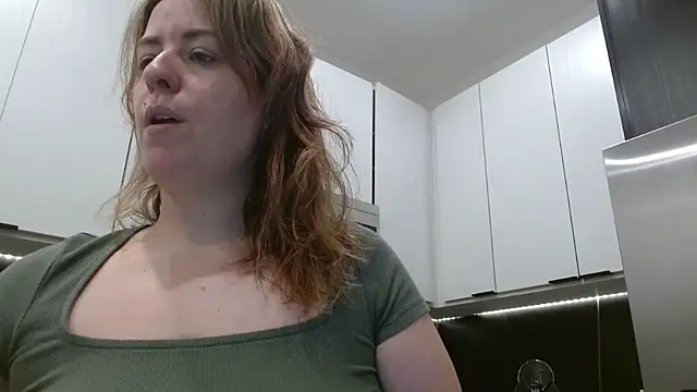 Snapshot of HazelSkyesChat chatting on 3, 5, 2026 HazelSkyesChat online show from 3, 5, 2026