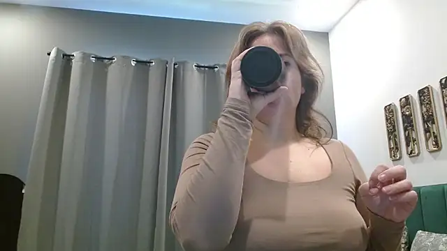 Snapshot of HazelSkyesChat chatting on 28, 5, 2026 HazelSkyesChat online show from 28, 5, 2026