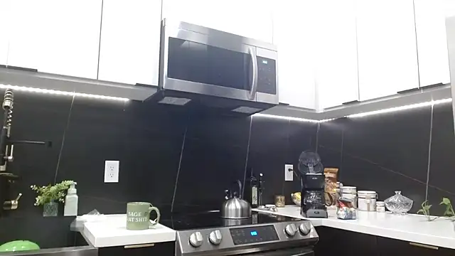 HazelSkyesChat online show from 7, 4, 2026