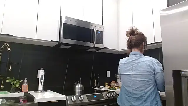 HazelSkyesChat online show from 15, 4, 2026