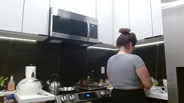 HazelSkyesChat online show from 21, 4, 2026