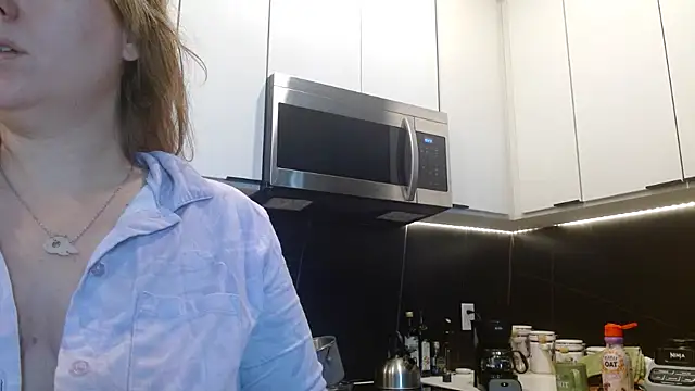 Snapshot of HazelSkyesChat chatting on 2, 8, 2026 HazelSkyesChat online show from 2, 8, 2026