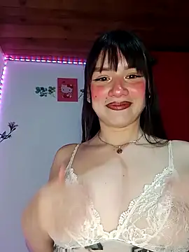 Snapshot of MikasaxX_ chatting on 5, 5, 2026 MikasaxX online show from 5, 5, 2026