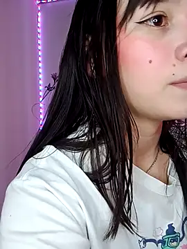 Snapshot of MikasaxX_ chatting on 17, 5, 2026 MikasaxX online show from 17, 5, 2026