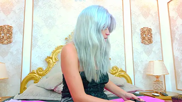 AlanaHouston online show from 4, 3, 2026