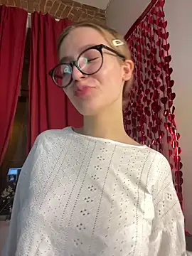 MyKittySayMeow online show from 14, 2, 2026