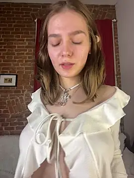 MyKittySayMeow online show from 4, 4, 2026