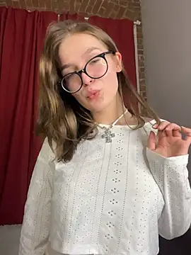 MyKittySayMeow online show from 26, 3, 2026