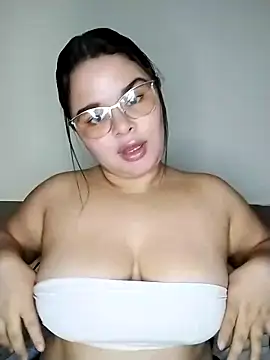 SamanthaStonee online show from 11, 4, 2026