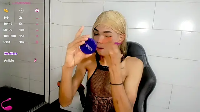 Snapshot of Karol_Vanessa__ chatting on 10, 5, 2026 Karol Vanessa online show from 10, 5, 2026