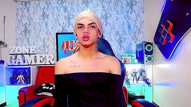 Snapshot of Karol_Vanessa__ chatting on 23, 5, 2026 Karol Vanessa online show from 23, 5, 2026