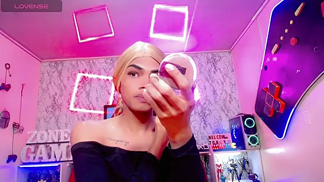 Snapshot of Karol_Vanessa__ chatting on 19, 5, 2026 Karol Vanessa online show from 19, 5, 2026